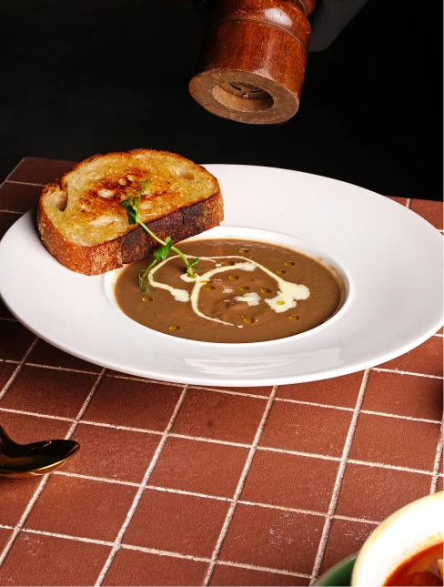 Mushroom Soup with Garlic Bread